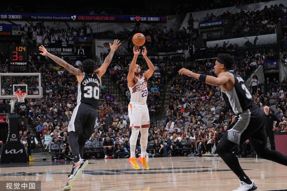 再战一年，记者：莫德里奇希望在皇马踢到岁并退役.