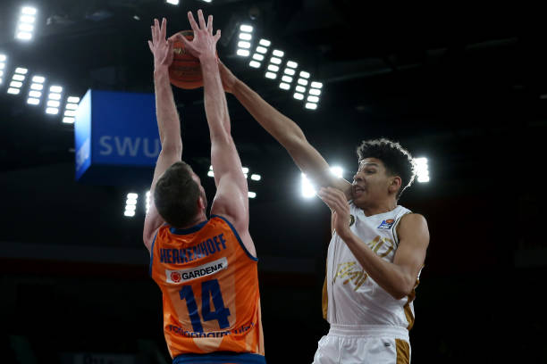 充方面起到 充方面起到