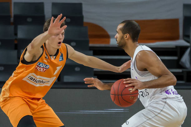 稳脚跟的关 稳脚跟的关